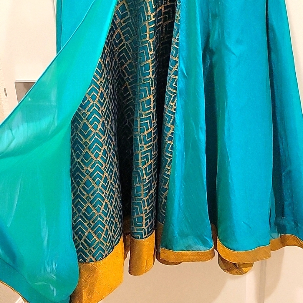 Designer Indian Salwar Suit for Parties – Elegant & Eye-Catching! - Picture 9 of 14